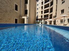 Becici Chic 1BR Condo swimming pool long term, hotell i Budva