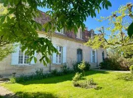 Grande Maison de famille, 12pers, Piscine privée, Vallée du Lot & Bastides