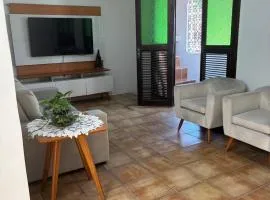 Aluga-se Casa Espaçosa - 2 Quartos