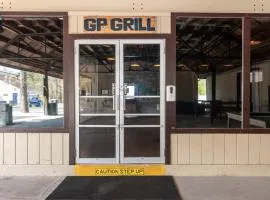 Near Beach • Pool + Games • Sleeps 8