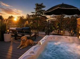Private Hot Tub The Roost 16 Patio 2BR Downtown