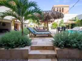 Casa Ananda Hotel Boutique، فندق في كانووا كويبرادا