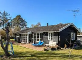 Amazing Home In Græsted With Wifi