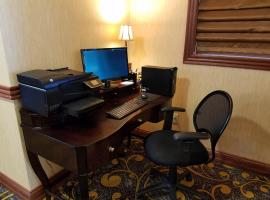 Holiday Inn Express Deforest Madison Area by IHG, מלון בDe Forest