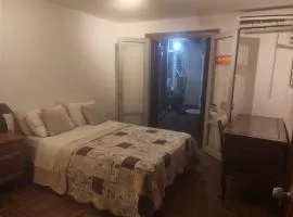 Habitación "Central" con baño privado exterior 3B