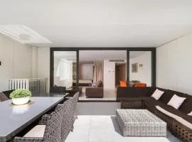 The Harmony Suite Wifi , Short Walk To Beach Accom Holidays