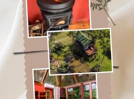 Pousada Jardim do Buda com Café e Piscina, hotel i Urubici