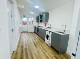 Hayes-Heathrow - Modern Single En-Suite Bedroom in Shared House