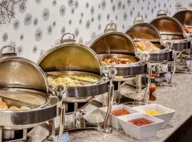 Crowne Plaza Milwaukee Airport by IHG