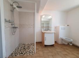 Louis, Hotel in Homps