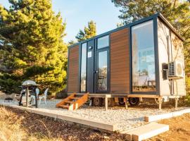 Blue Gum at Langdale 1 by Tiny Away, hotel a Bungendore