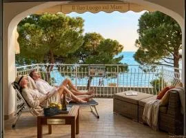Beachfront Apartment Sea View & Terrace Costa Azzurra Grado