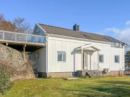 Amazing Apartment In Mandal With House Sea View