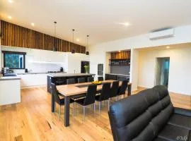 Castle on the Hill - Beautiful Mountain Views