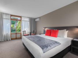 The Angus Hotel, hotel di Lower Hutt