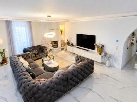 Exklusives 115 m Designer Apartment Kamin Spa-Bad Balkon Lounge Fürth, hotel a Fürth