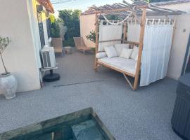 DIGITONE By GATES LOFT POUR 4 AVEC JACUZZI ET ROOFTOP, hotell i Marignane