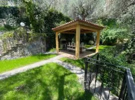 La villetta tra ulivi e colline