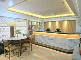 Ralph Anthony Suites Hotel