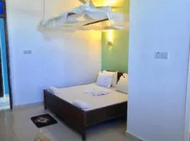 27Azmaa hotel & safaris