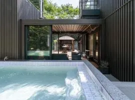 gwangju chez pompom dokchae poolvilla