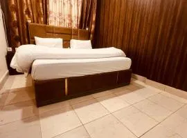 Hotel Twenty One Gulberg