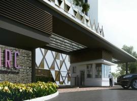 HOMESTAY - 2 ROOMS with CONDO Facility - Mount Austin JB, hotelli kohteessa Johor Bahru