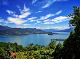 La finestra sul lago - Luxury view Apartment, hotel en Stresa