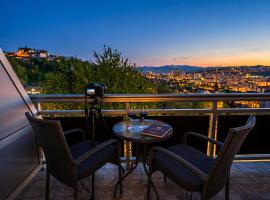 Hotel Villa Harmony - Panoramic View & Free Parking, hotel v destinaci Sarajevo