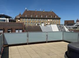 New Penthouse Loft with Rooftop Terrace 50sqm, Hot Tub, Open Kitchen Island, 2 BR, City Center, hotel em Basileia