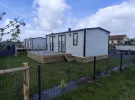 mobil home Num 14 , se situant dans un parc de résidence de loisir proche de la mer