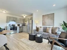 Nestled Stay, Free Parking, Near Downtown Hotspots