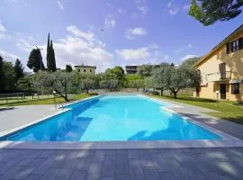 Olive Garden Garda - pool & view