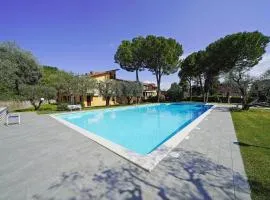 Olive Garden Garda - pool & view