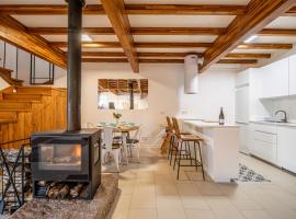 Encantadora Villa de Piedra con Jardín y Chimenea, hotel v destinácii Pontevedra
