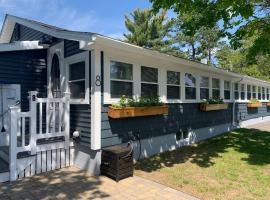 Walk to the Beach! Peach House, Hotel in Saco