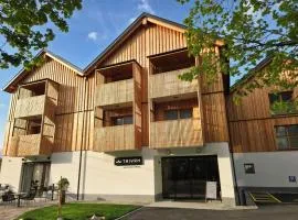 Trivrh Outdoor Hotel