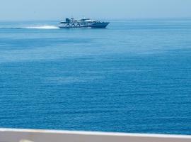 Sea view house by Tinosstay、Kardianiのホテル