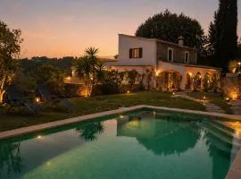 Encantadora finca con piscina en la naturaleza