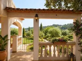 Encantadora finca con piscina en la naturaleza