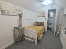 Bespoke en-suite room Banbury