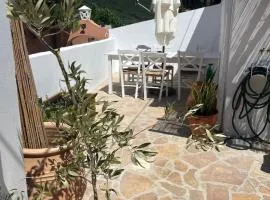 Charming house with private garden in Doukades