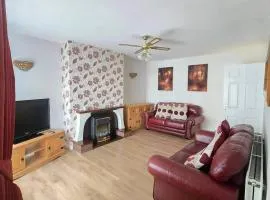 Sleeps 6 - St Helens - 50 mins to Peak District