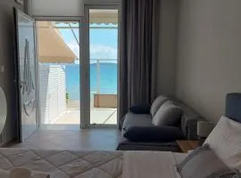 Captain's Tolo Sea View 1