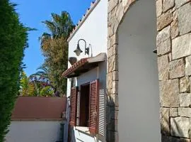 IL MARCHESE DI TRANI - Luxury stay in Puglia - private parking inside the villa