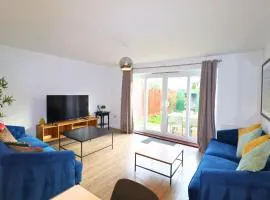 Addlestone and Chertsey Stylish and Modern 4 bedroom 4 bathroom Townhouse