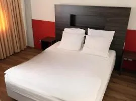 Oro Hotel