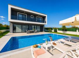Villa Grand Yasar 2, hotel di Okçular