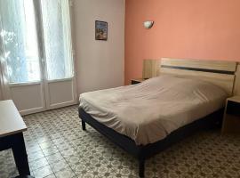 Hotel restaurant LAISSAC SPEISER、オラルグのホテル