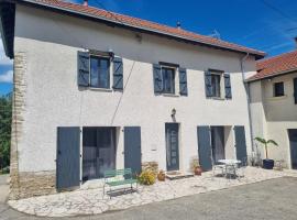 bienvenue chez nous, viešbutis mieste Monstéroux-Milieu